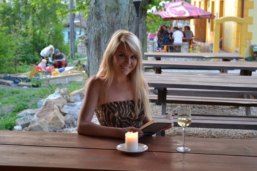 U Zlate Brany Cesky Raj Wellness Hotel Libuň Eksteriør billede
